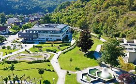 Nuhr Medical - Hotel&Restaurant - Genießen Sie ab 2 Nächte im Zeitraum von 23 bis 26 April ein kostenloses Weinfrühling-Ticket pro Person